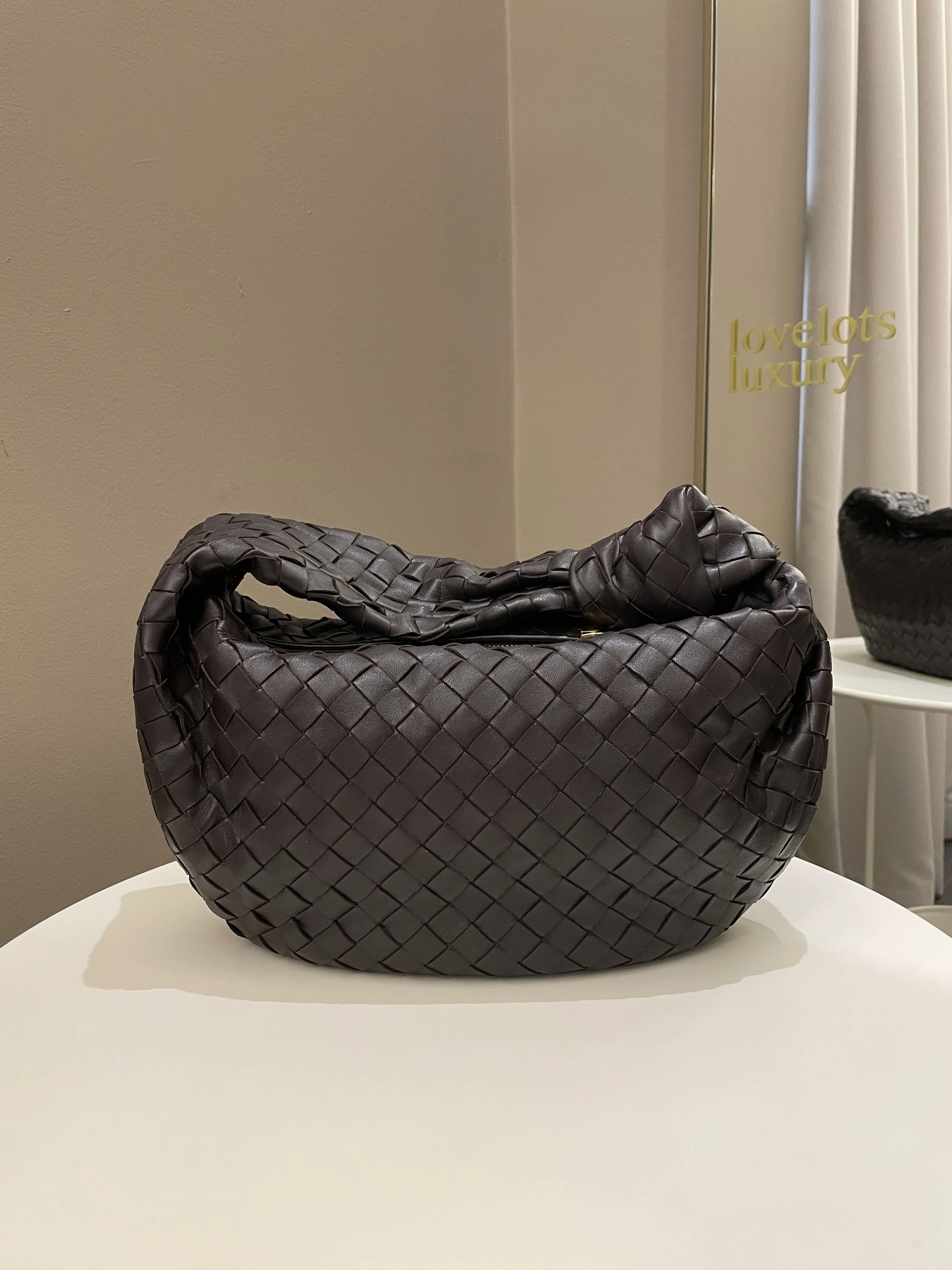 Bottega Veneta Jodie Shoulder Bag Potion Dark Ebene Leather