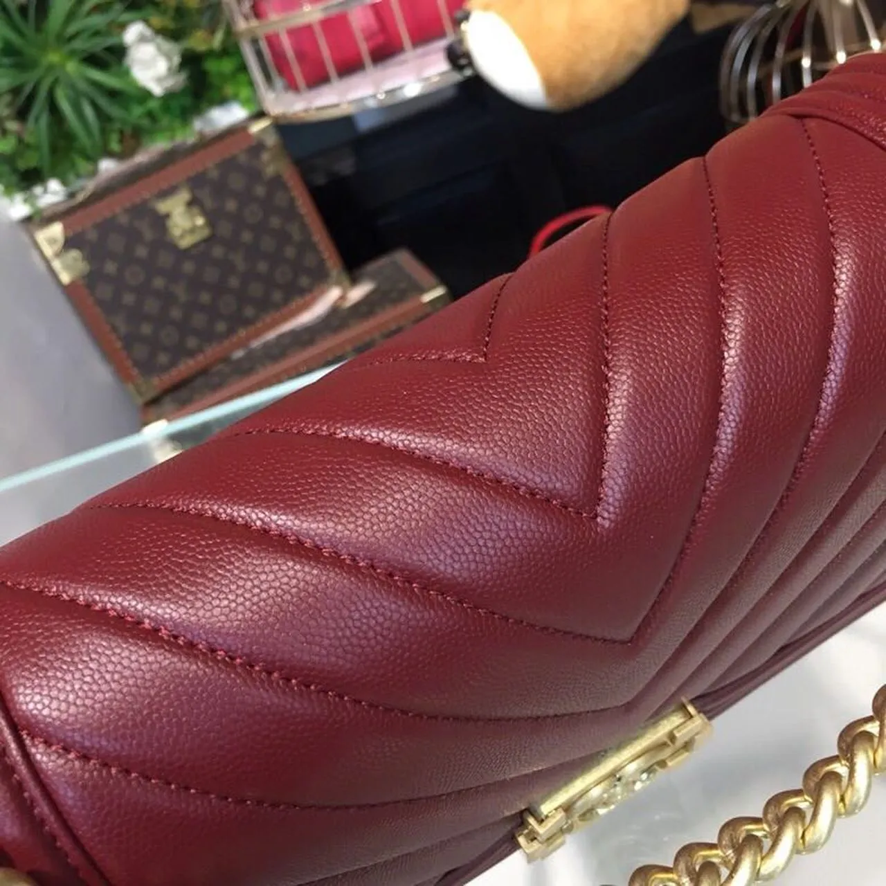 CHL Boy Handbag Gold Toned Hardware Burgundy For Women, Women&#8217;s Bags, Shoulder And Crossbody Bags 9.8in/25cm A67086