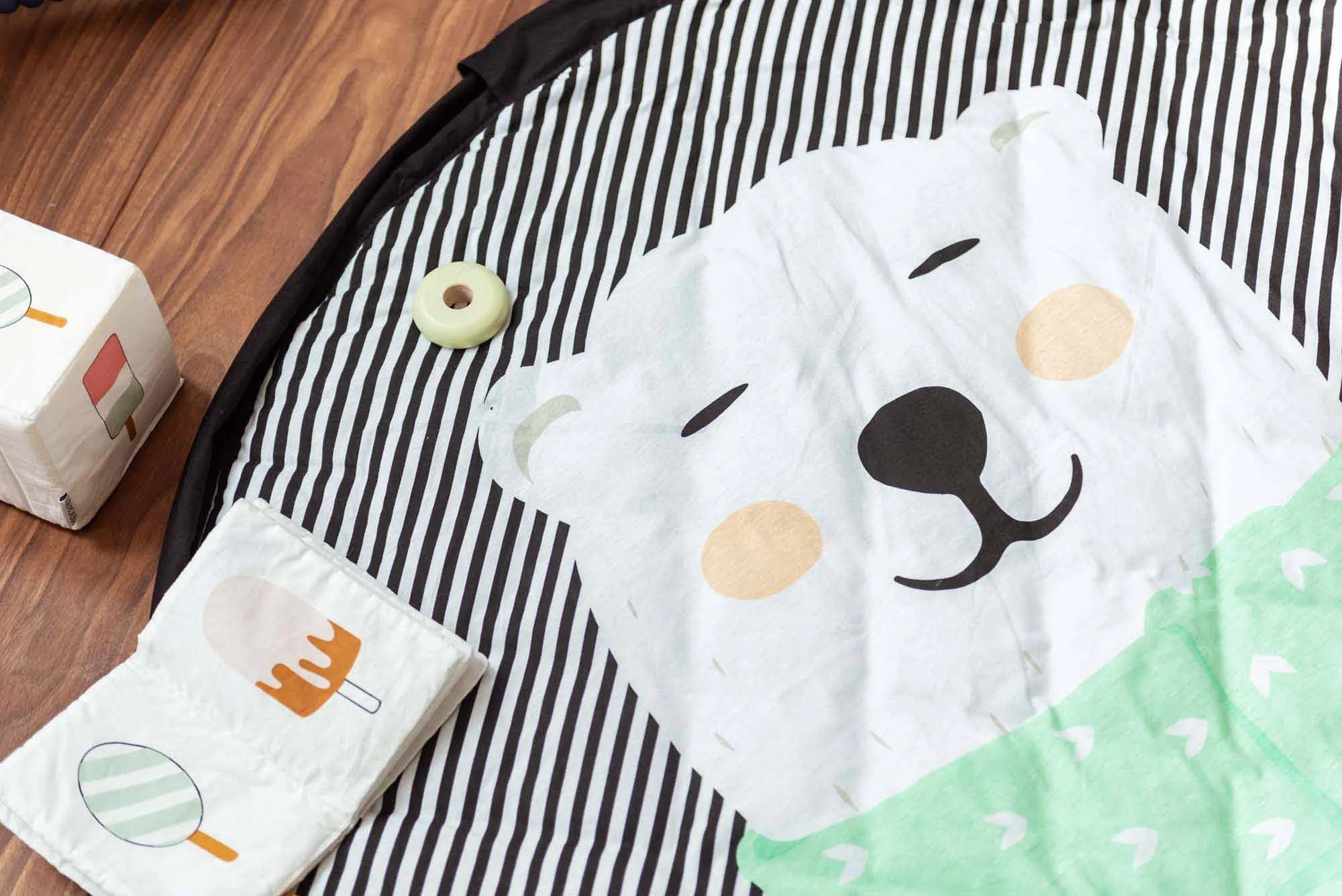 Polar bear baby playmat - bag