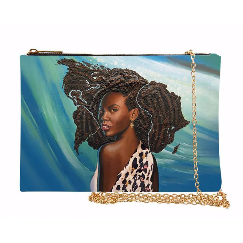 WONDERFULLY MADE CHAIN PURSE